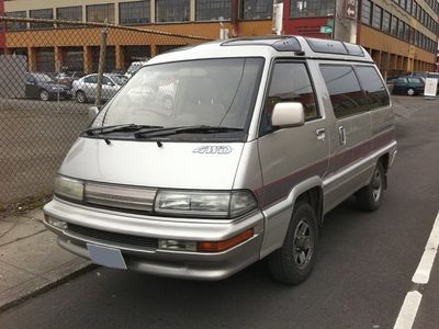 Автостекла Toyota MasterAce c установкой в Москве